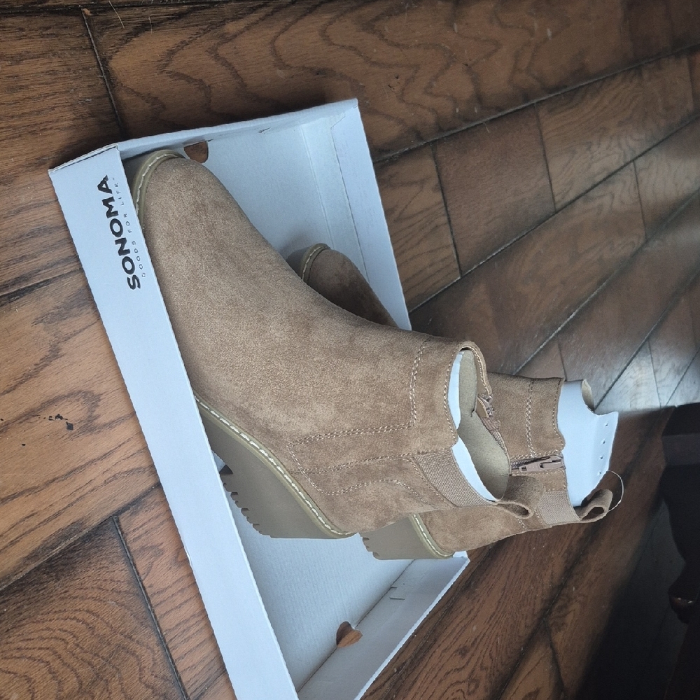 Sonoma Women's Suede Tan Booties